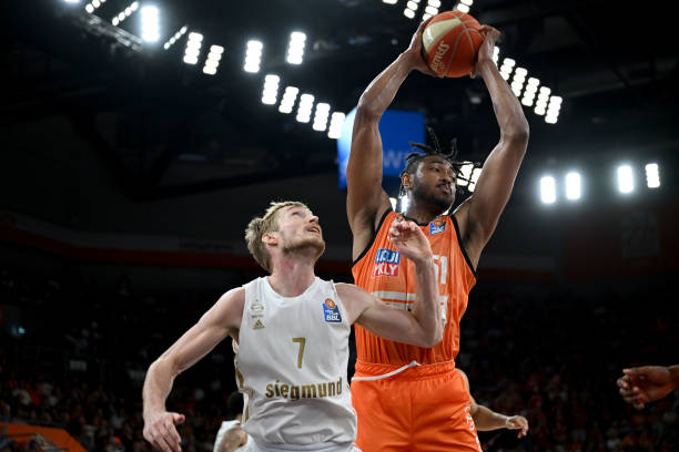 主教练对奥 主教练对奥