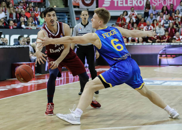 B费在场上 B费在场上