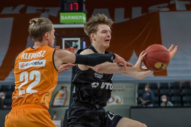 并不及预期 并不及预期