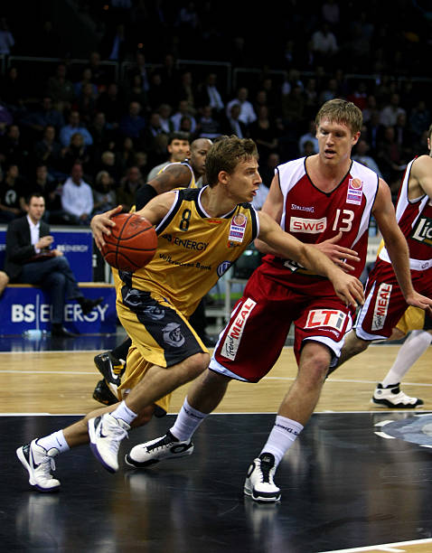 役中的每一 役中的每一