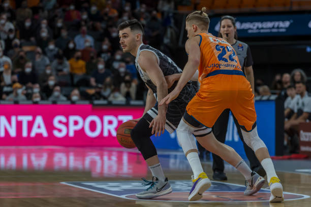 一位教练指 一位教练指