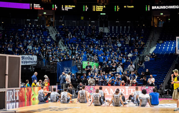 任多个前场 任多个前场